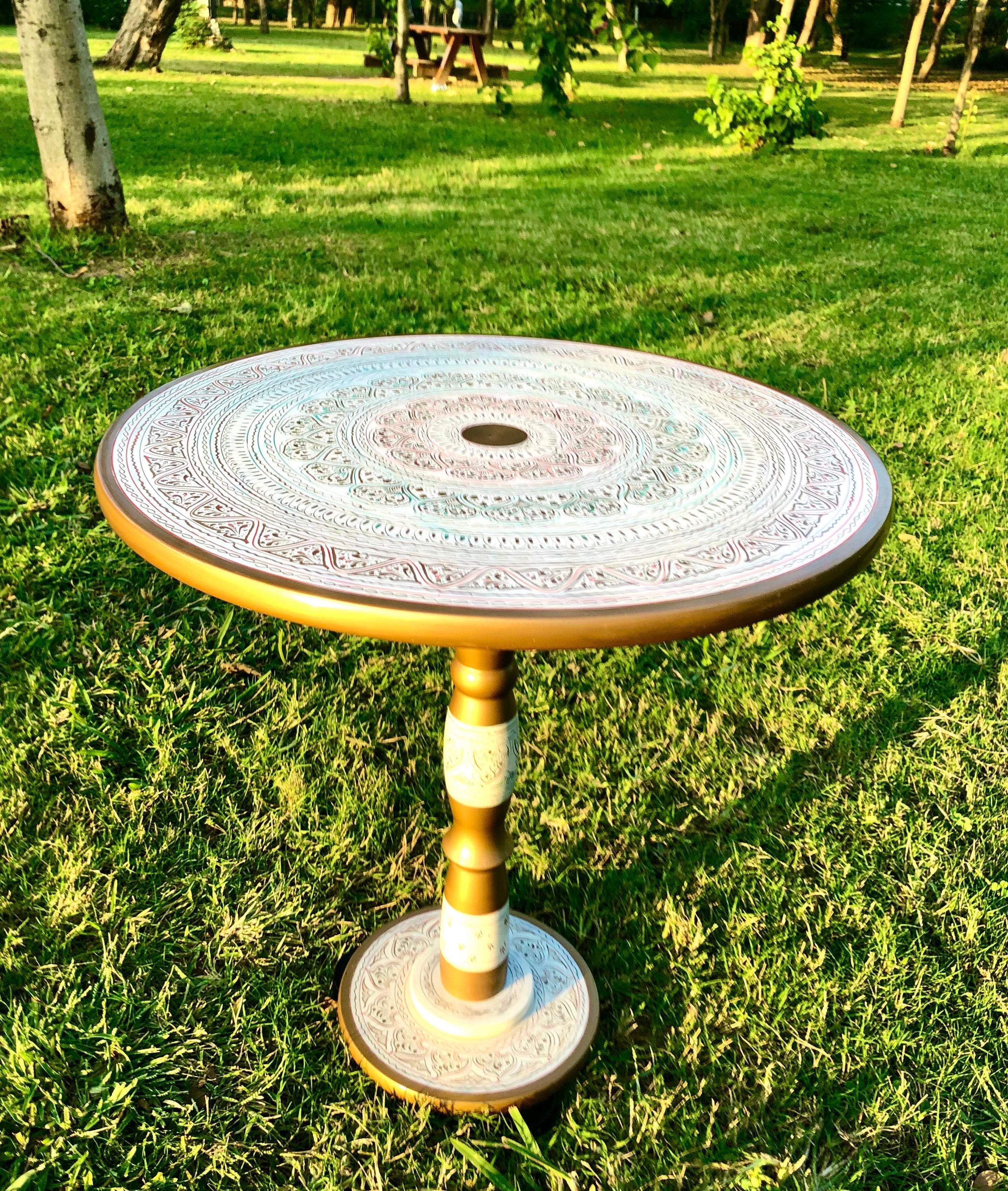 18″ Wooden Round Coffee Table – White Gold Naqsheen Design